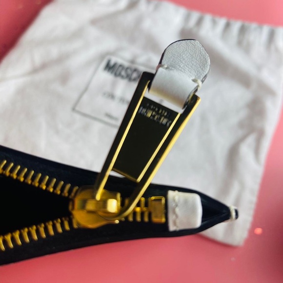 Authentic Moschino clutch - Picture 3 of 5